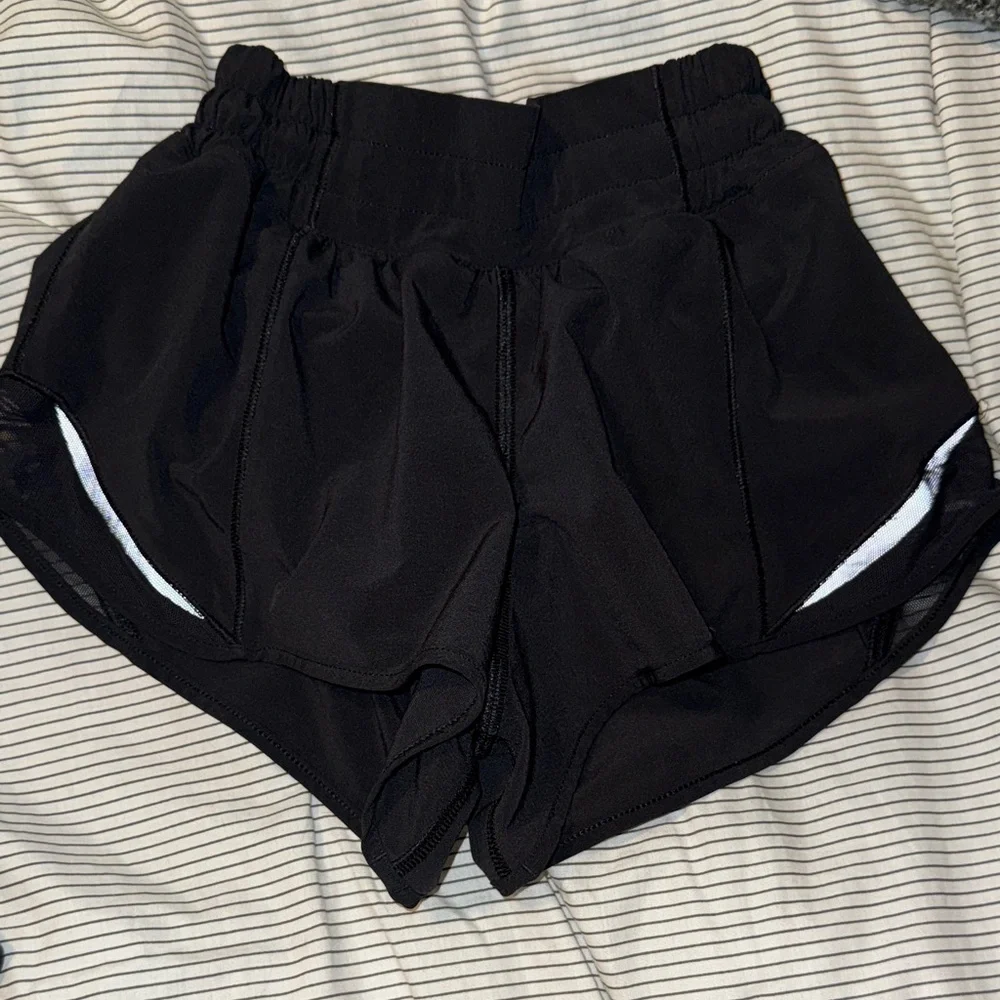 Lululemon "Hotty Hot" Black Shorts 2in Size 0 - Picture 2 of 4